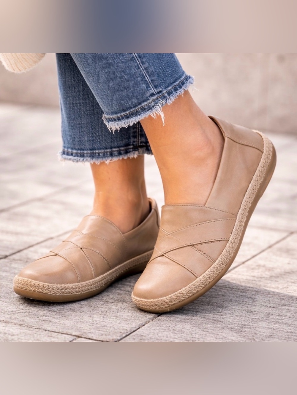 Clarks Footwear Danelly Shine Loafer Sand Leather NWOB